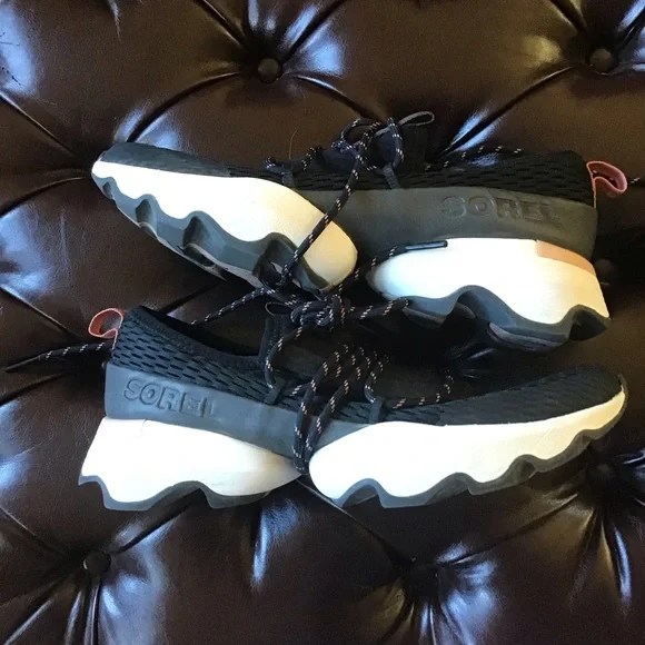 Sorel women kinetic impact sneakers Sz 9 - Picture 3 of 8